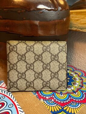 Gucci Brown interior GG bi-fold wallet men’s